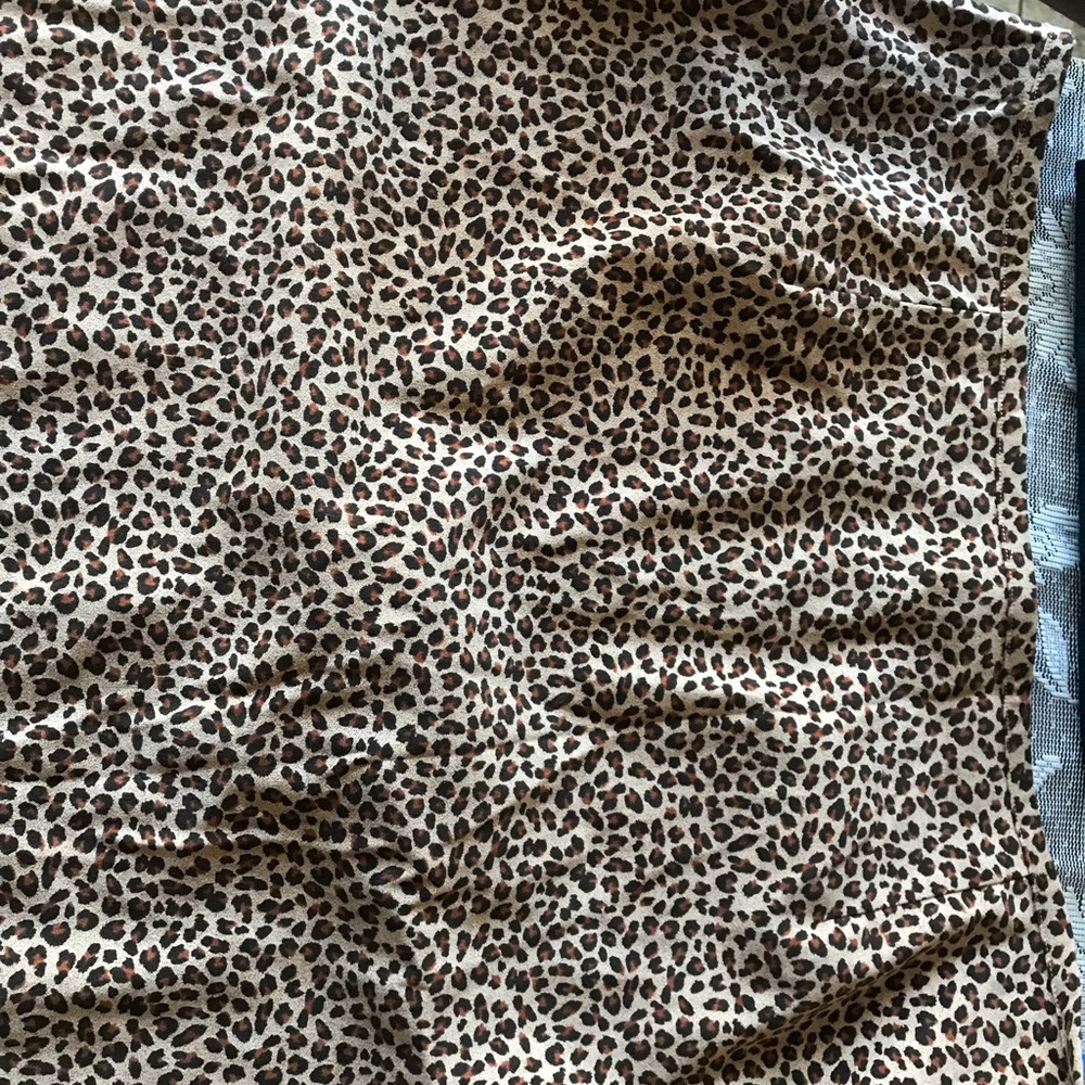 Leopard print women’s skirt G -Dresses size 24